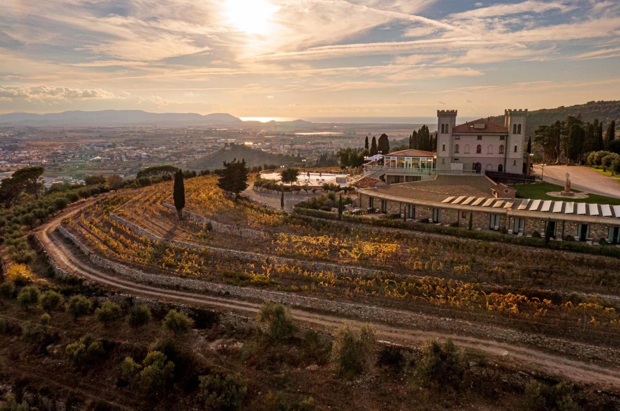 Castello Bonaria Wine & Spa Resort Campiglia Marittima Bagian luar foto