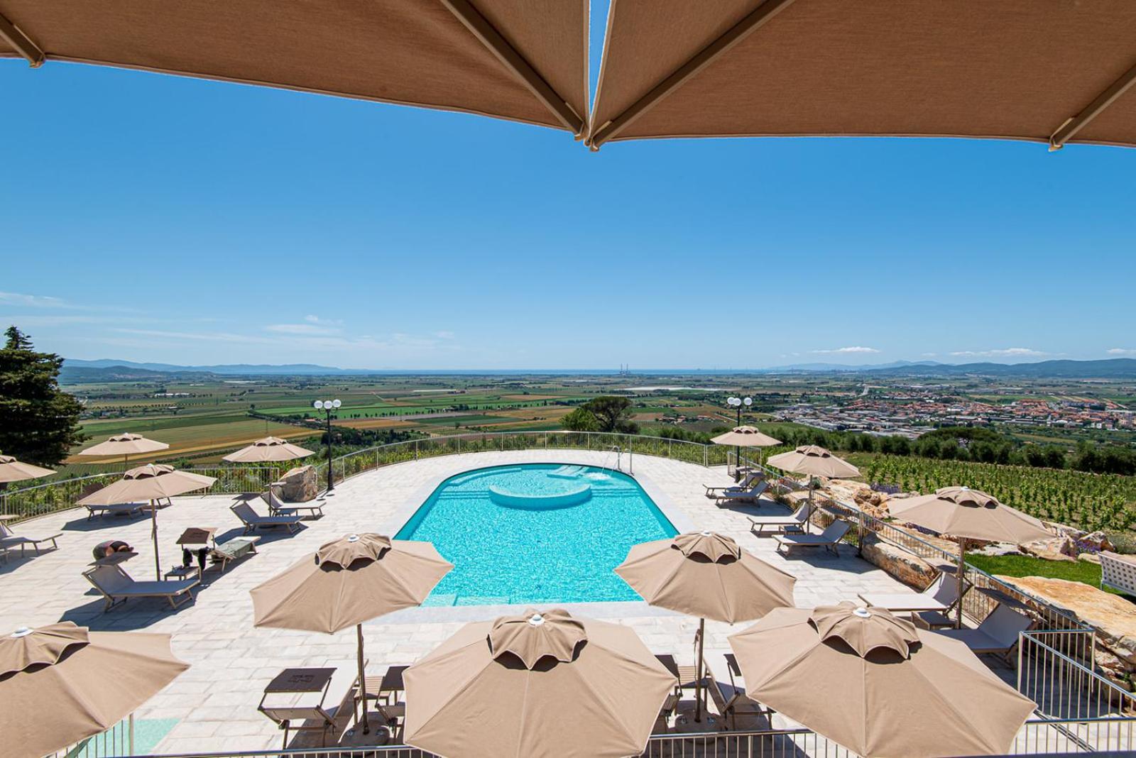 Castello Bonaria Wine & Spa Resort Campiglia Marittima Bagian luar foto